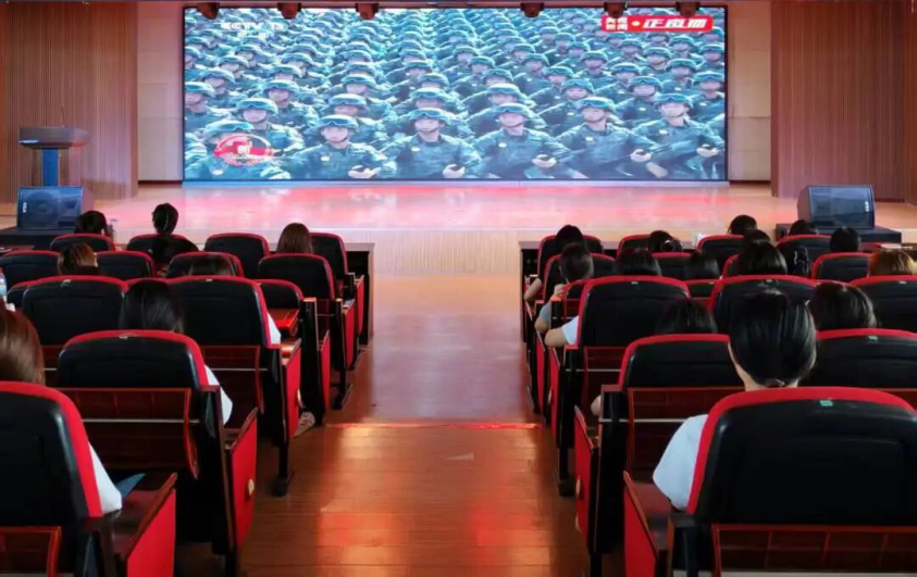 铭记历史 砥砺前行——Beat365中文官方网站党委组织广大师生观看抗战胜利80周年阅兵仪式