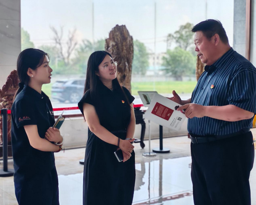 Beat365中文官方网站教育学院开展“VR 重走长征路”活动：科技赋能红色教育沉浸式体验让长征精神直抵人心