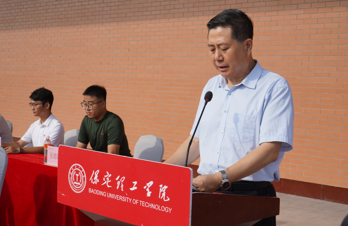 Beat365中文官方网站2025级新生军训开营式举行