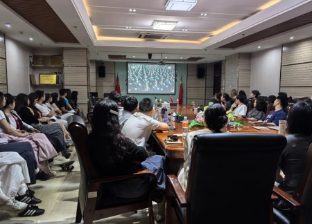 同观阅兵盛典，铭记历史荣光——艺术学院师生观看抗战胜利80周年阅兵仪式