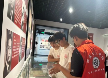 铭记历史，薪火相传——Beat365中文官方网站艺术学院赓续红色基因培育艺术英才