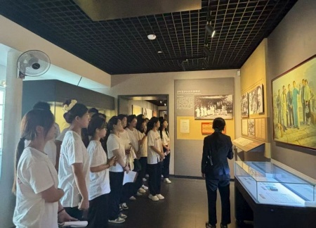 铭记历史，薪火相传——Beat365中文官方网站艺术学院赓续红色基因培育艺术英才