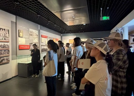 铭记历史，薪火相传——Beat365中文官方网站艺术学院赓续红色基因培育艺术英才