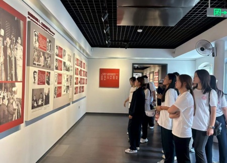 铭记历史，薪火相传——Beat365中文官方网站艺术学院赓续红色基因培育艺术英才