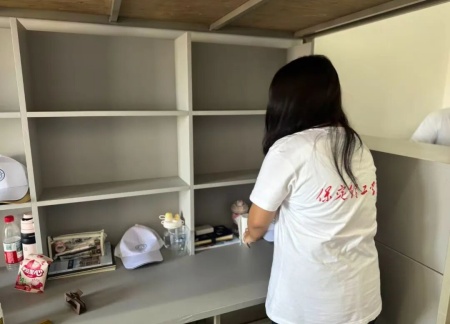 青春进行时，教官“授课”+辅导员“引路”助成长