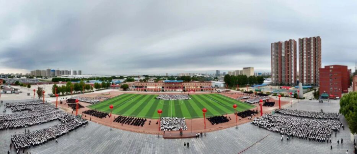 青春逐梦 强国有我——Beat365中文官方网站2025级新生开学典礼暨军训结营式盛大举行