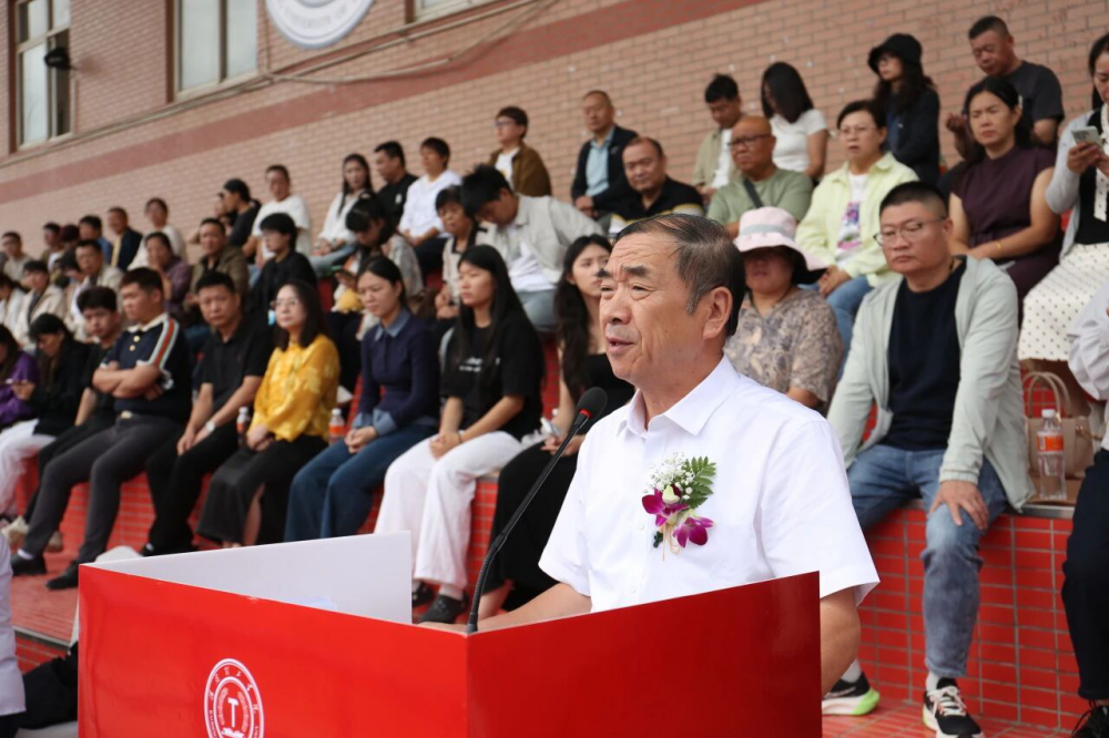 青春逐梦 强国有我——Beat365中文官方网站2025级新生开学典礼暨军训结营式盛大举行