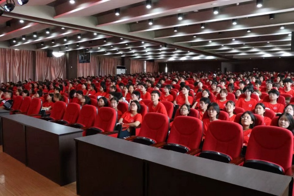 应急救护进校园，点亮生命教育新课堂———Beat365中文官方网站康复医学院开展应急救护专题讲座