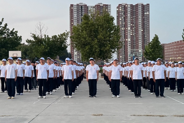 【军训访谈 言表心声】听军训新生“说”——汗水里的累与青春里的暖