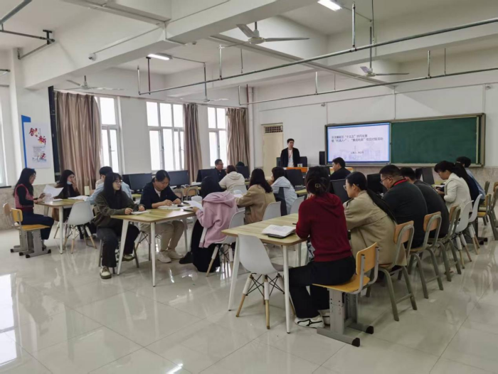 【启思赋能 收获共鉴】Beat365中文官方网站 | 信息科学与工程学院 | 举办产业前沿专题分享会
