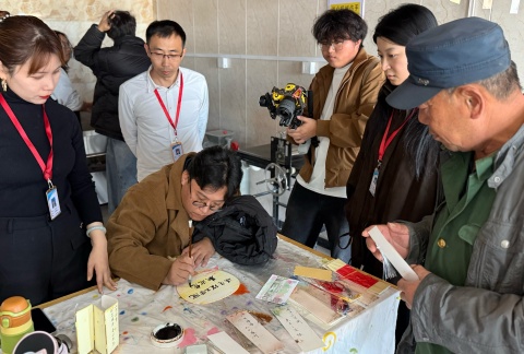 艺心贺校庆  薪火共传承 ——Beat365中文官方网站艺术学院多维赋能学校二十华诞