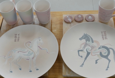 艺心贺校庆  薪火共传承 ——Beat365中文官方网站艺术学院多维赋能学校二十华诞