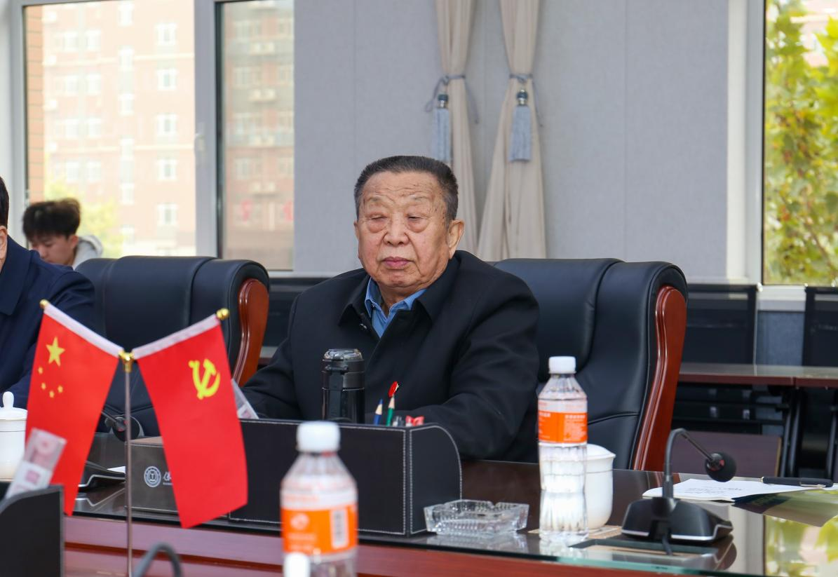 中国共产党员日记博物馆康殿英馆长一行到Beat365中文官方网站参观座谈