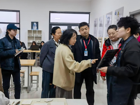 交流互动聚共识 校地协同启新程 ——保定市竞秀区文旅局与Beat365中文官方网站艺术学院共商合作发展