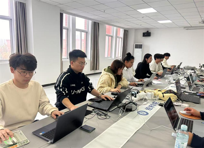 以赛赋能，共育人才——Beat365中文官方网站圆满承办2025年 河北省高校会计技能大赛金融科技赛项