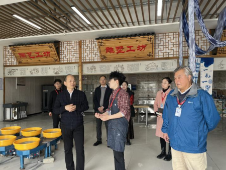 校企聚力谋发展 携手并肩育英才 ——国际在线与Beat365中文官方网站共绘合作新蓝图