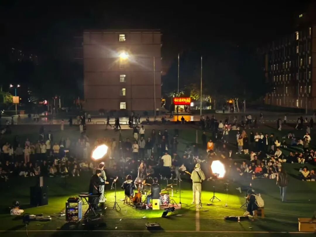 青春校园|校庆乐队歌单投票,Pick你在现场最想听到的那首歌!