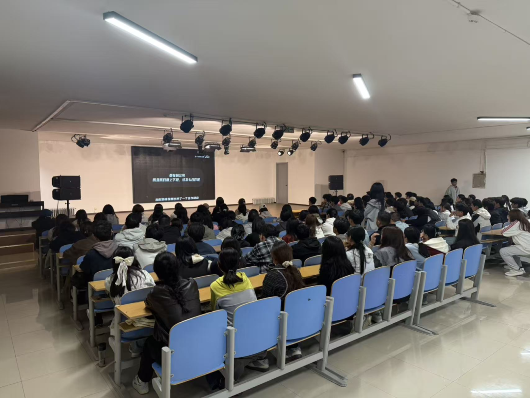 青春校园|Beat365中文官方网站大学生创新创业联合会创新创业培训会第十五课圆满结束