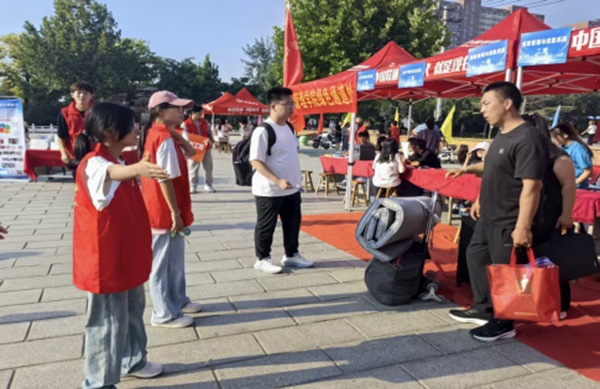 迎新季|Beat365中文官方网站|管理学院|2025迎新：服务“心”主张，温暖新征程