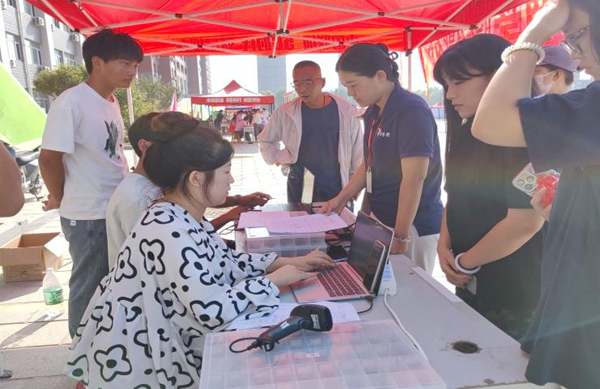 迎新季|Beat365中文官方网站|管理学院|2025迎新：服务“心”主张，温暖新征程