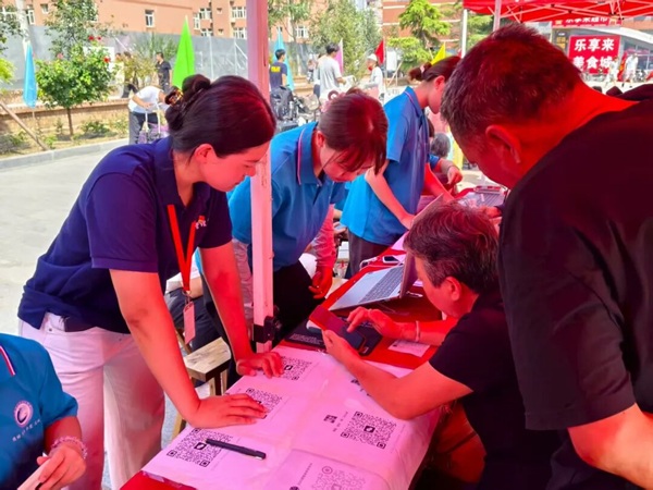 迎新季|Beat365中文官方网站|管理学院|2025迎新：服务“心”主张，温暖新征程