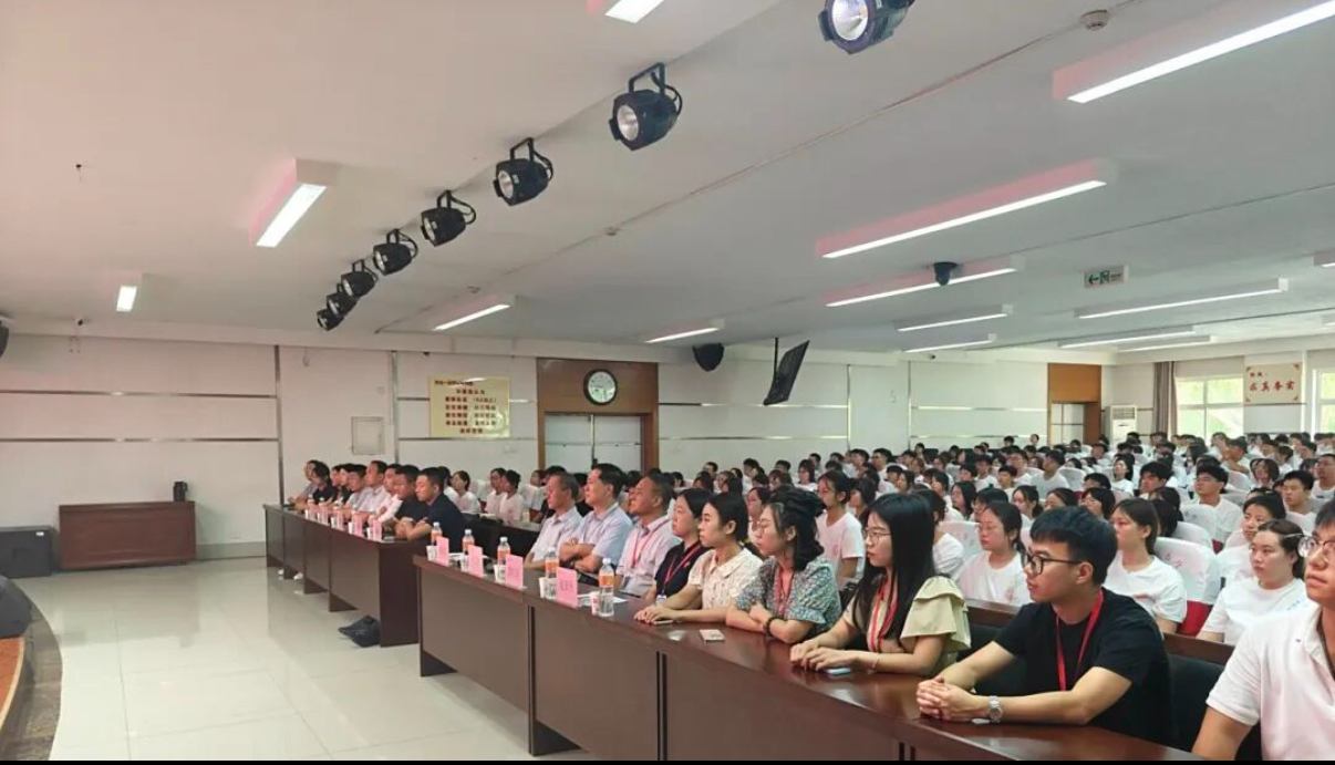 Beat365师生集中收看、热议纪念中国人民抗日战争暨世界反法西斯战争胜利80周年大会