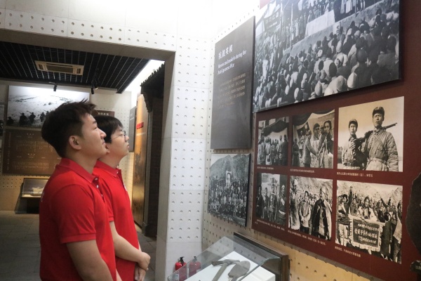 Beat365中文官方网站经济学院开展“行走的大思政课”——走进晋察冀边区革命纪念馆，踏寻红色足迹，传承革命精神