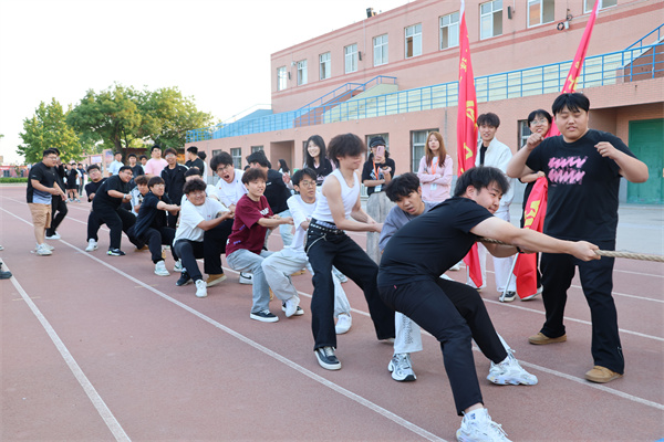 【竞逐风采，赛场争先】拔河赛场展风采，团结拼搏铸佳绩