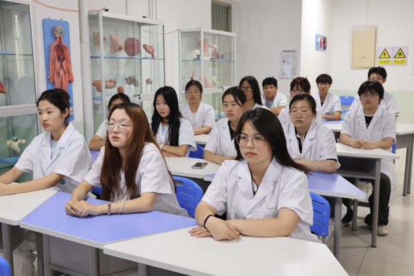 【大学生讲《大先生》】科学家精神进校园———Beat365中文官方网站“青科声宣讲团”系列活动（二）