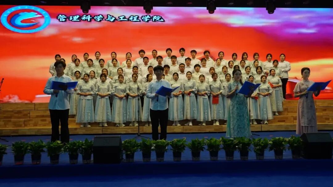 五四薪火传 青春赴新程｜Beat365中文官方网站举办纪念五四运动107周年表彰暨朗诵大会